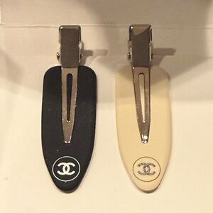 CHANEL Beaute Hair Clips GWP